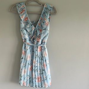 Lulus size small EUC lightweight dress